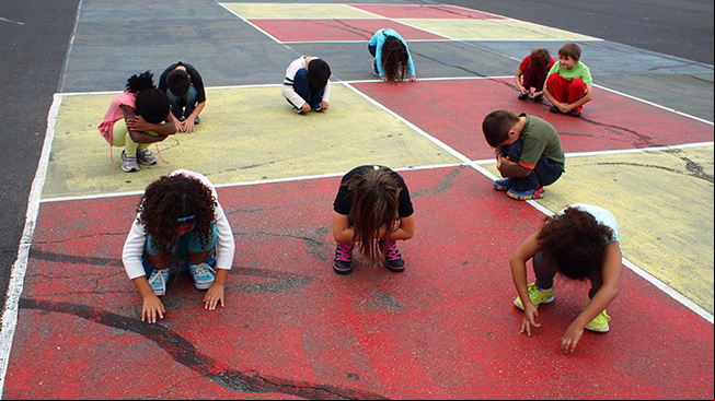 Kids crouching